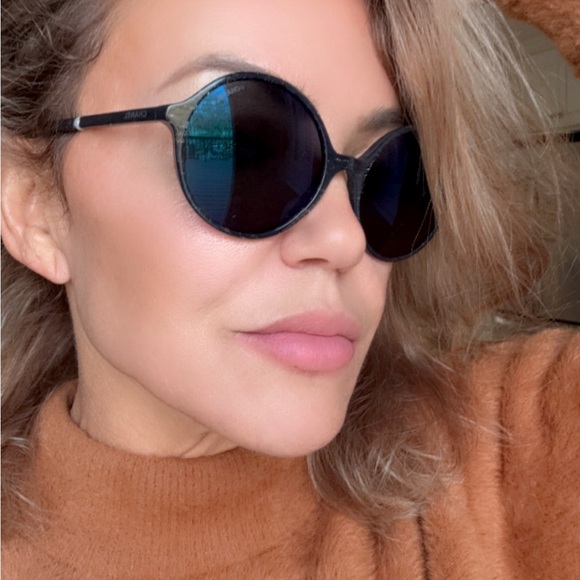 CHANEL Black and Blue Oversized Round Sunglasses - Picture 1 of 13
